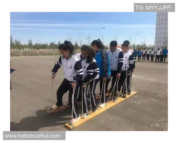 女生足球组队新风潮打破传统界限展现青春活力与团队精神